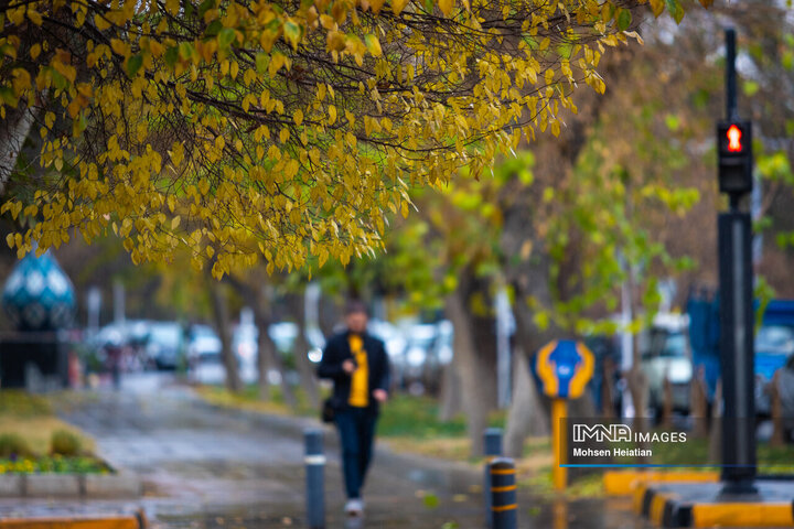 طراوت باران پاییزی در اصفهان