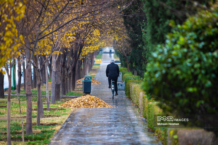 طراوت باران پاییزی در اصفهان