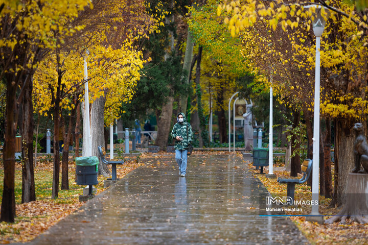 طراوت باران پاییزی در اصفهان