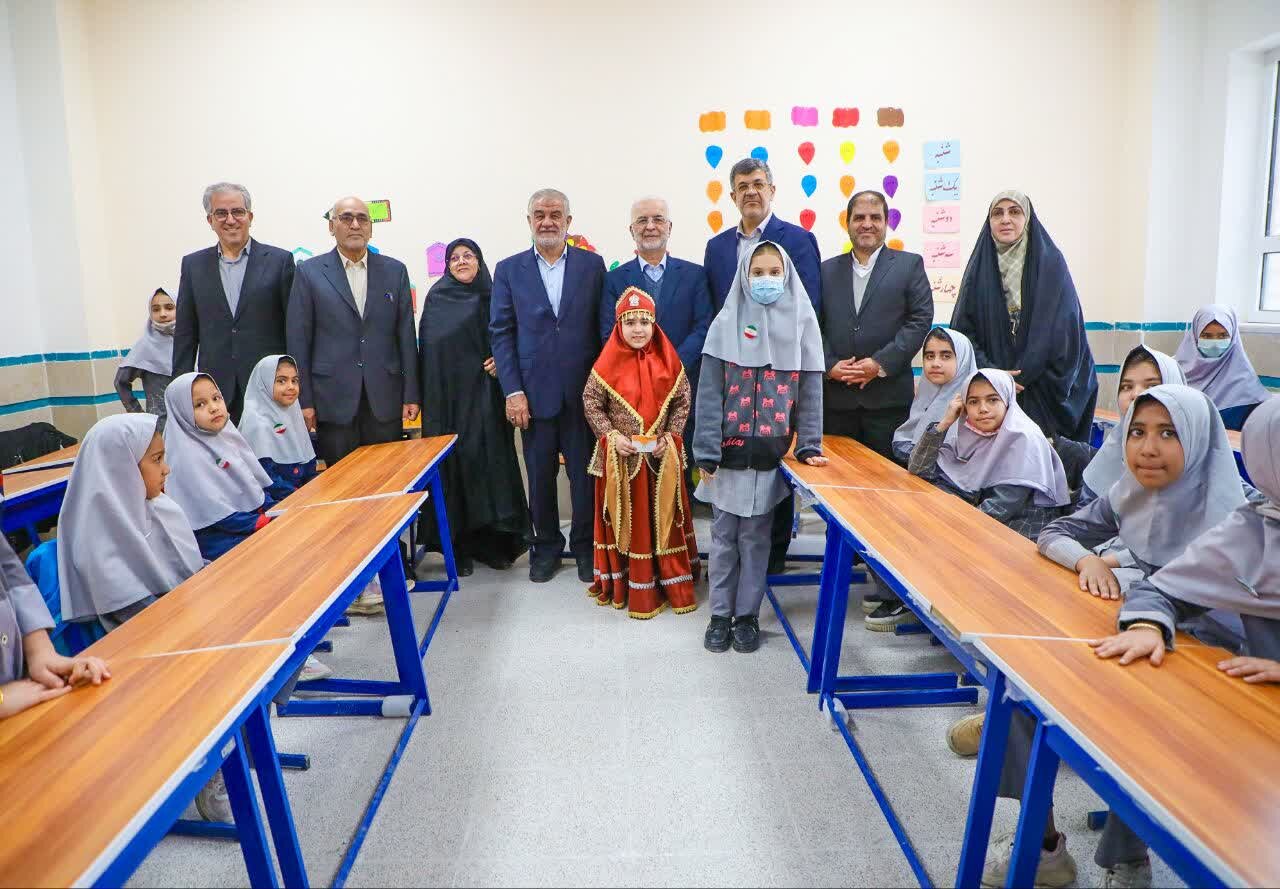 افتتاح ۳ پروژه‌ فرهنگی، ورزشی و اقتصادی در یزد با حضور وزیر کشور