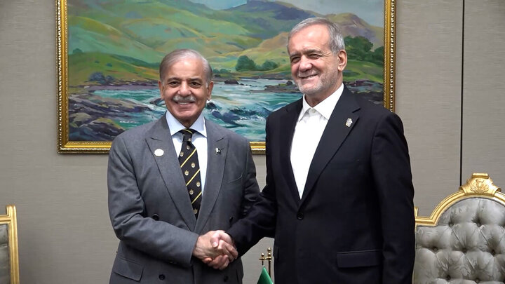 تاکید سران ایران و پاکستان بر تقویت همکاریهای مشترک