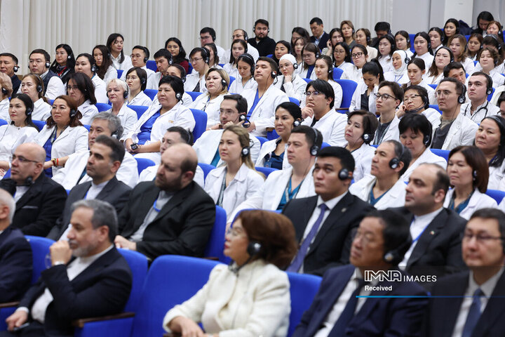 اعطای دکترای افتخاری دانشگاه بین‌المللی نظربایف به دکتر پزشکیان