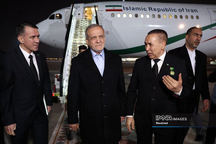 ورود رئیس جمهور به عشق‌آباد