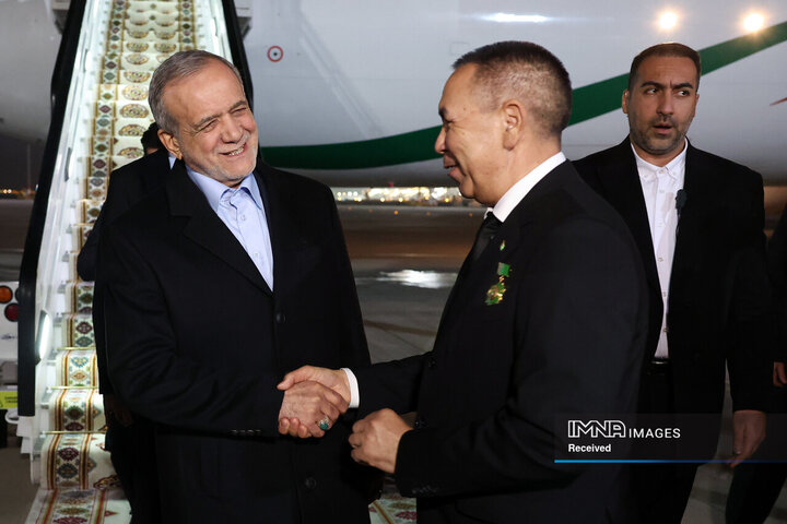 ورود رئیس جمهور به عشق‌آباد