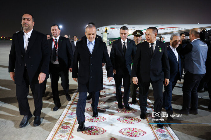 ورود رئیس جمهور به عشق‌آباد