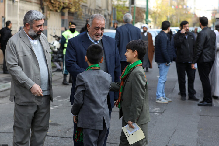 دیدار هزاران نفر از مداحان و ستایشگران اهل بیت(ع) با رهبر انقلاب