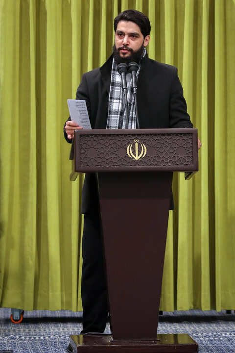 دیدار هزاران نفر از مداحان و ستایشگران اهل بیت(ع) با رهبر انقلاب