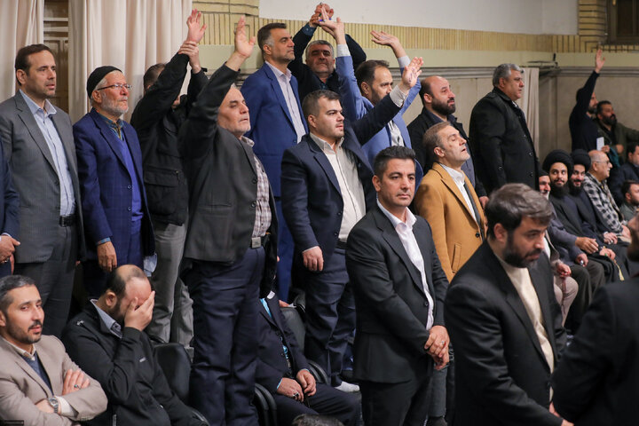 دیدار هزاران نفر از مداحان و ستایشگران اهل بیت(ع) با رهبر انقلاب