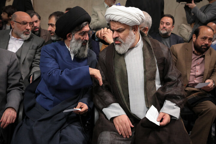 دیدار هزاران نفر از مداحان و ستایشگران اهل بیت(ع) با رهبر انقلاب