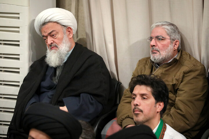 دیدار هزاران نفر از مداحان و ستایشگران اهل بیت(ع) با رهبر انقلاب