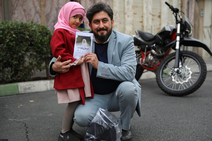 دیدار هزاران نفر از مداحان و ستایشگران اهل بیت(ع) با رهبر انقلاب