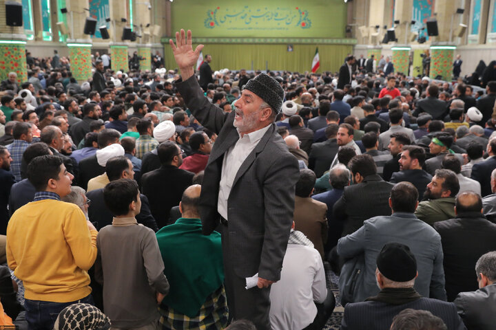 دیدار هزاران نفر از مداحان و ستایشگران اهل بیت(ع) با رهبر انقلاب