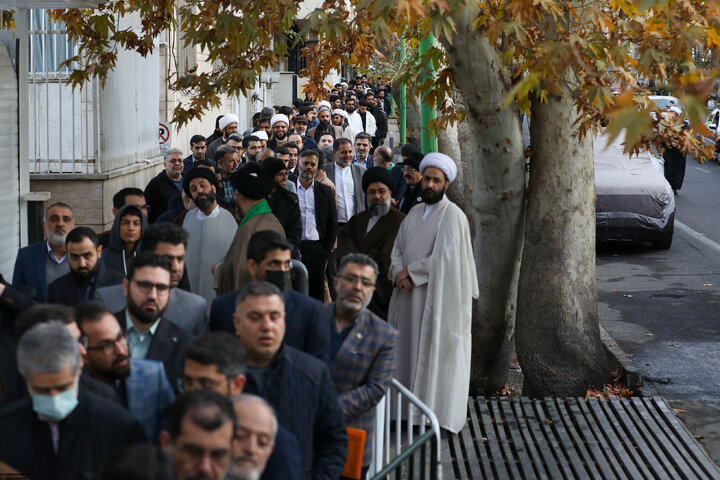 دیدار هزاران نفر از مداحان و ستایشگران اهل بیت(ع) با رهبر انقلاب