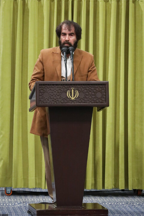 دیدار هزاران نفر از مداحان و ستایشگران اهل بیت(ع) با رهبر انقلاب