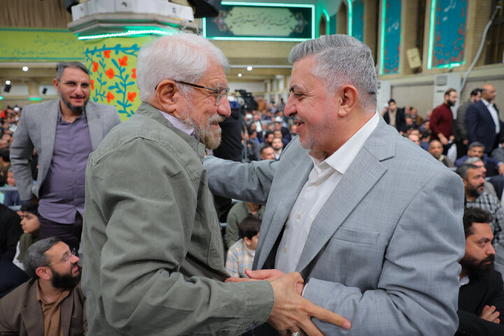 دیدار هزاران نفر از مداحان و ستایشگران اهل بیت(ع) با رهبر انقلاب