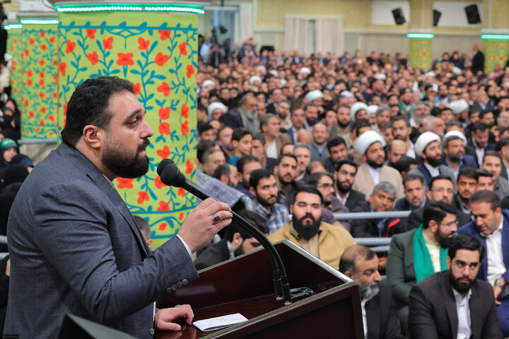 دیدار هزاران نفر از مداحان و ستایشگران اهل بیت(ع) با رهبر انقلاب