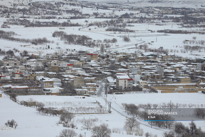 برف پاییزی در آستانه شازند ; پایان انتظار زمین تشنه