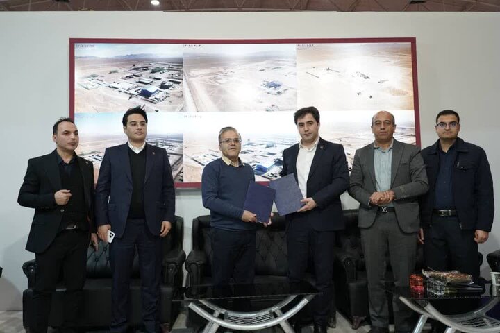 تقویت پیوند صنعت و دانشگاه با تفاهم‌نامه همکاری فولاد اقلید و مرکز آموزش عالی