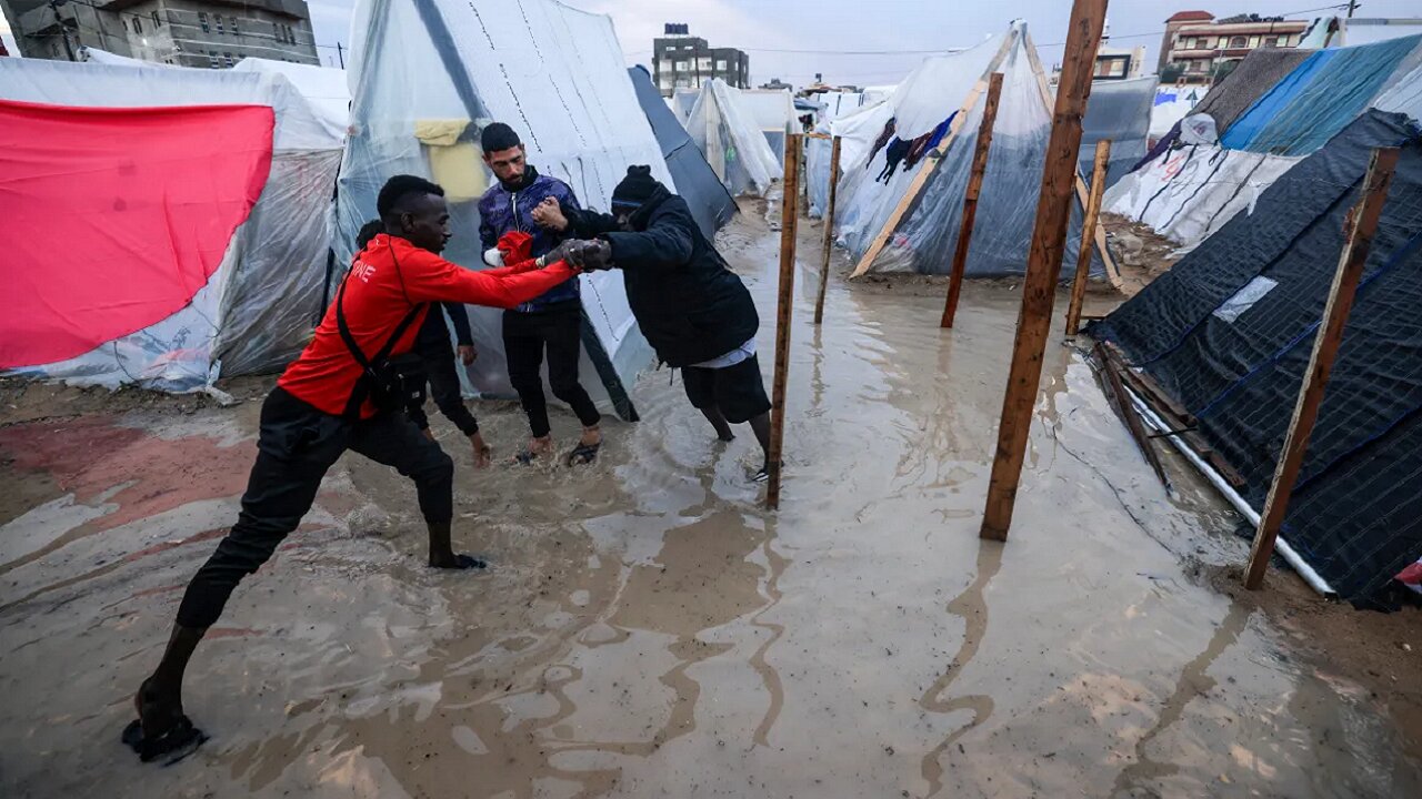 باران، بلای جان کودکان غزه | ۱۴ فلسطینی قربانی سرما و طوفان شدند