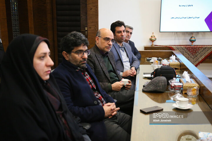 ابلاغ و مبادله قرارداد باز شهرداری اصفهان با بنیاد نخبگان استان اصفهان