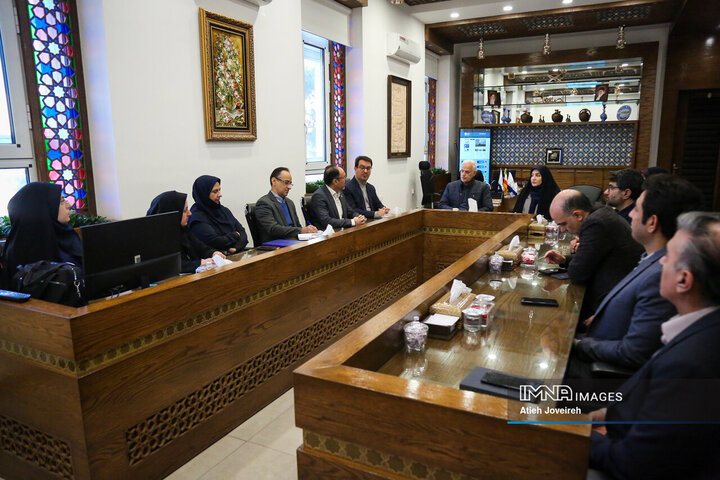 ابلاغ و مبادله قرارداد باز شهرداری اصفهان با بنیاد نخبگان استان اصفهان