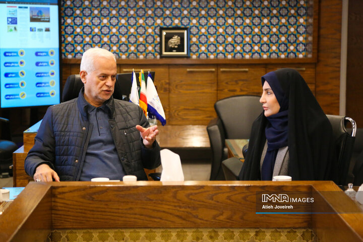 ابلاغ و مبادله قرارداد باز شهرداری اصفهان با بنیاد نخبگان استان اصفهان