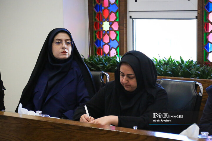 ابلاغ و مبادله قرارداد باز شهرداری اصفهان با بنیاد نخبگان استان اصفهان