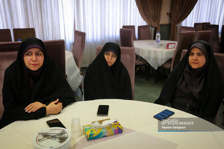 نشست تخصصی جهاد تبیین ویژه خواهران بسیجی شهرداری اصفهان