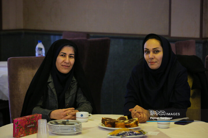 نشست تخصصی جهاد تبیین ویژه خواهران بسیجی شهرداری اصفهان