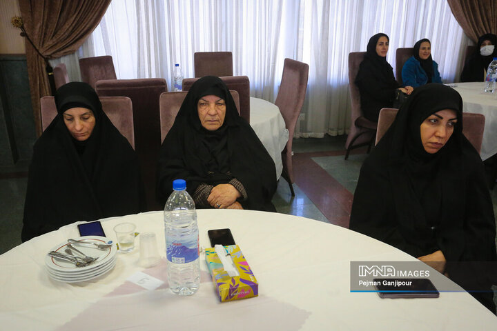 نشست تخصصی جهاد تبیین ویژه خواهران بسیجی شهرداری اصفهان