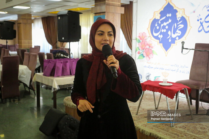 نشست تخصصی جهاد تبیین ویژه خواهران بسیجی شهرداری اصفهان