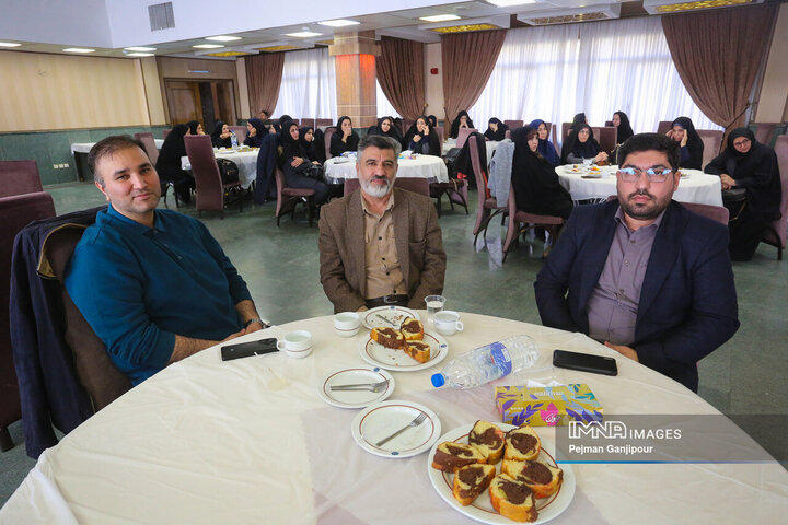 نشست تخصصی جهاد تبیین ویژه خواهران بسیجی شهرداری اصفهان