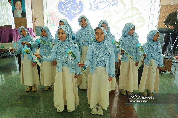 نشست تخصصی جهاد تبیین ویژه خواهران بسیجی شهرداری اصفهان