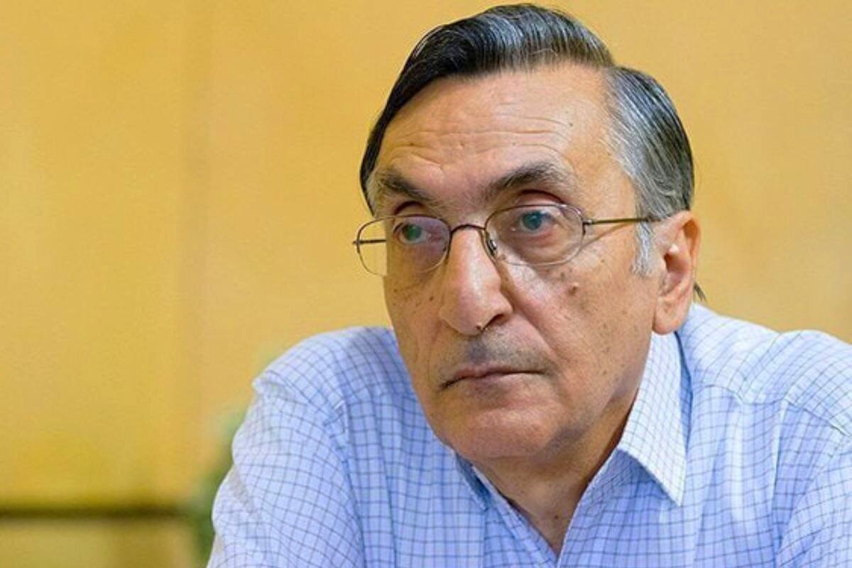 کامران فانی کیست؟ بیوگرافی، آثار ترجمه و ادبیات کتابداری ایران + ماجرای خانه سالمندان