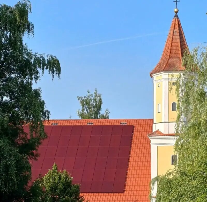 بزرگ‌ترین نیروگاه خورشیدی قرمز جهان ساخته شد