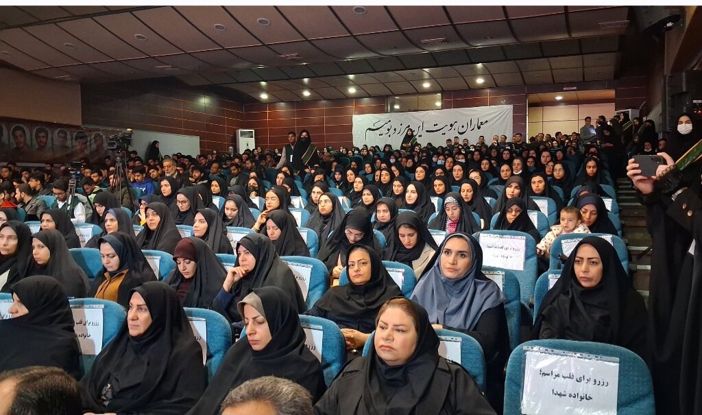 استان ایلام ۱۹ شهید دانشجومعلم تقدیم نظام مقدس جمهوری اسلامی ایران کرده است