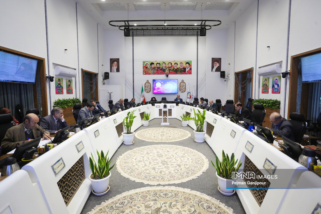 شوراهای اسلامی شهر روی دور رقابت