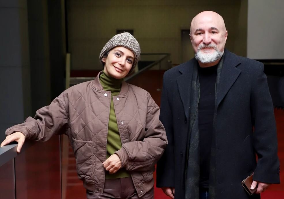 آن سوی حصارهای لاله‌زار