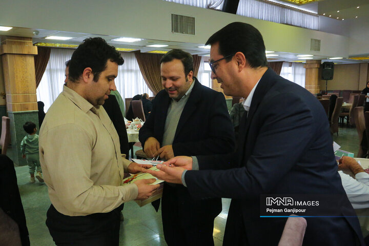 مراسم تجلیل از کارکان توان‌یاب شهرداری اصفهان