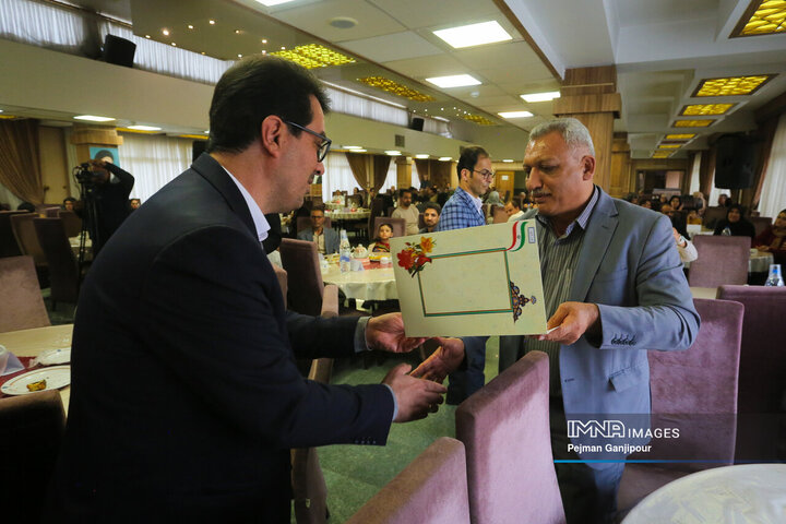 مراسم تجلیل از کارکان توان‌یاب شهرداری اصفهان