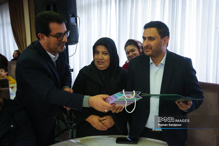 مراسم تجلیل از کارکان توان‌یاب شهرداری اصفهان