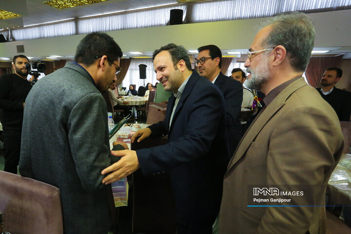 مراسم تجلیل از کارکان توان‌یاب شهرداری اصفهان