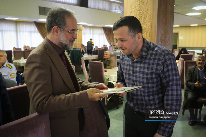 مراسم تجلیل از کارکان توان‌یاب شهرداری اصفهان