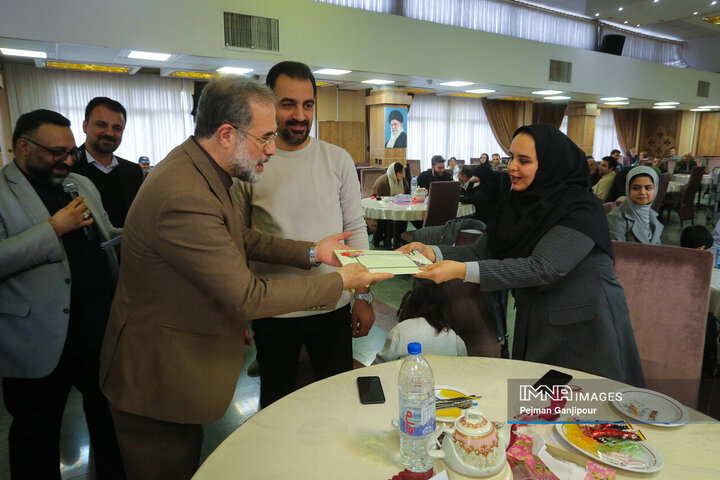 مراسم تجلیل از کارکان توان‌یاب شهرداری اصفهان