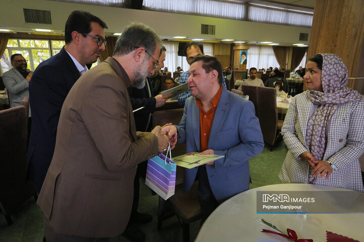 مراسم تجلیل از کارکان توان‌یاب شهرداری اصفهان