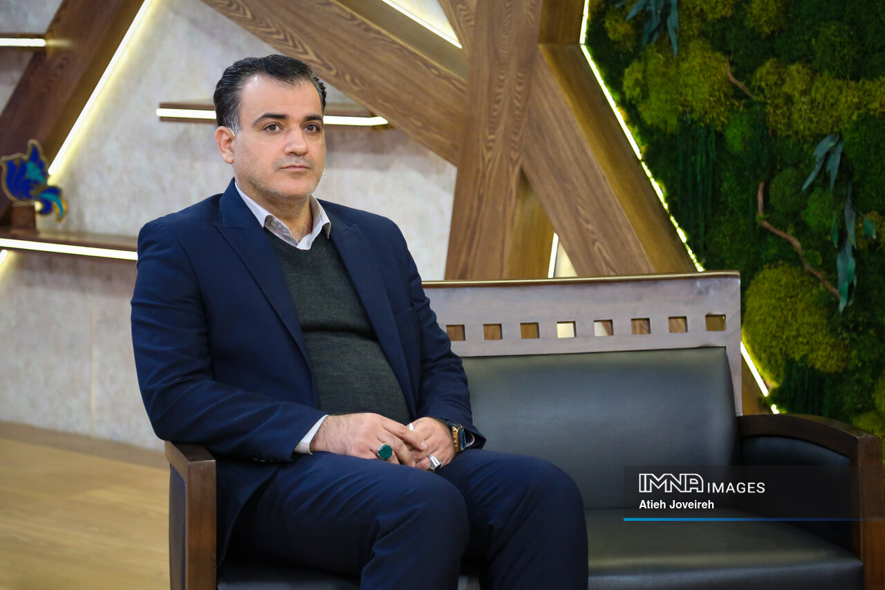 آغاز مسیر کم‌کربن در کلان‌شهرها| اصفهان اتوبوس‌های برقی را عملیاتی کرد