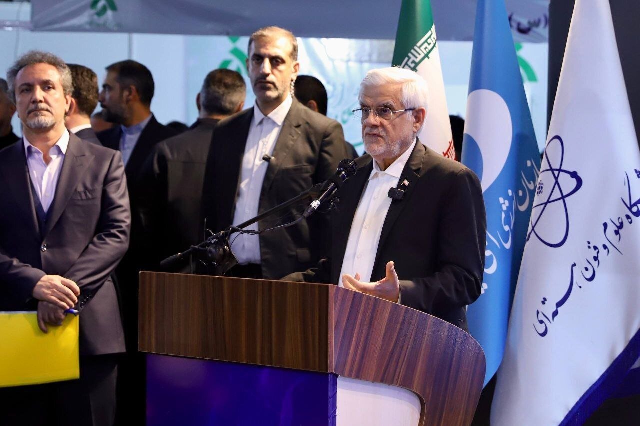 عارف: راهبرد دولت شتاب‌بخشی به رشد فناوری‌های نوظهور است/ تولید ۷۰ نوع رادیوداروی ایرانی