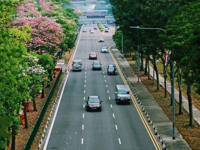 تجربه کشورهای پیشرو در ایمنی زیرساختهای جادهای