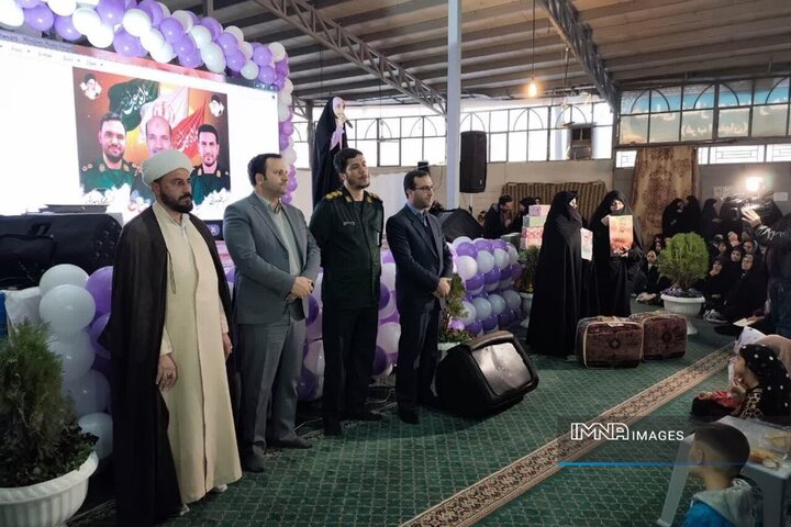 برگزاری جشن «بانوی باشکوه ایرانی» با حضور ۳۰۰۰ بانوی اصفهانی در منطقه ۱۱