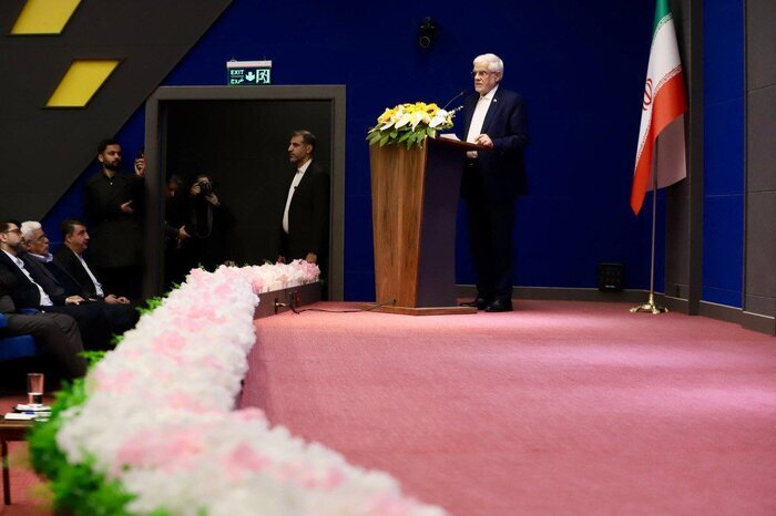 عارف: نادیده گرفتن حقوق مردم نابخشودنی است/اهمیت حلقه فرهنگ‌سازی در زنجیره خودرو